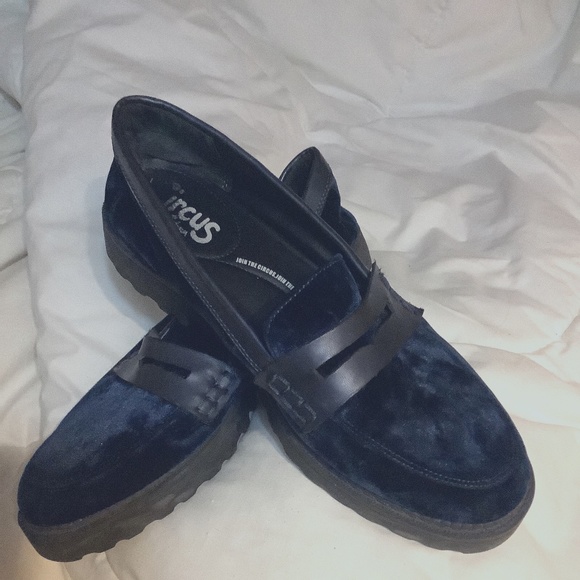 Blue velvet circus by Sam Edelman size 10 - Picture 1 of 3
